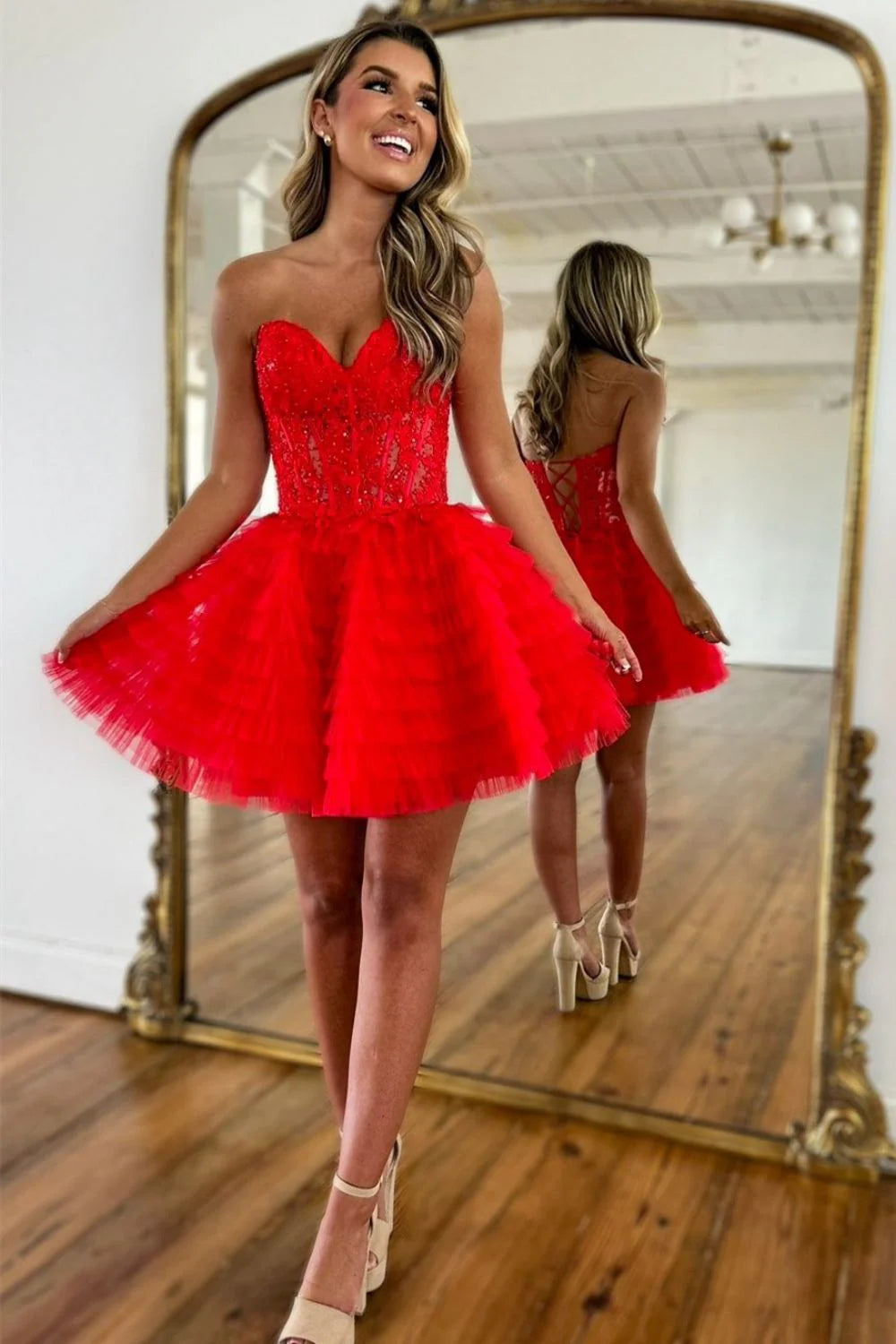 Red A-Line Sweeteart Lace Up Back Short Tulle Homecoming Dress